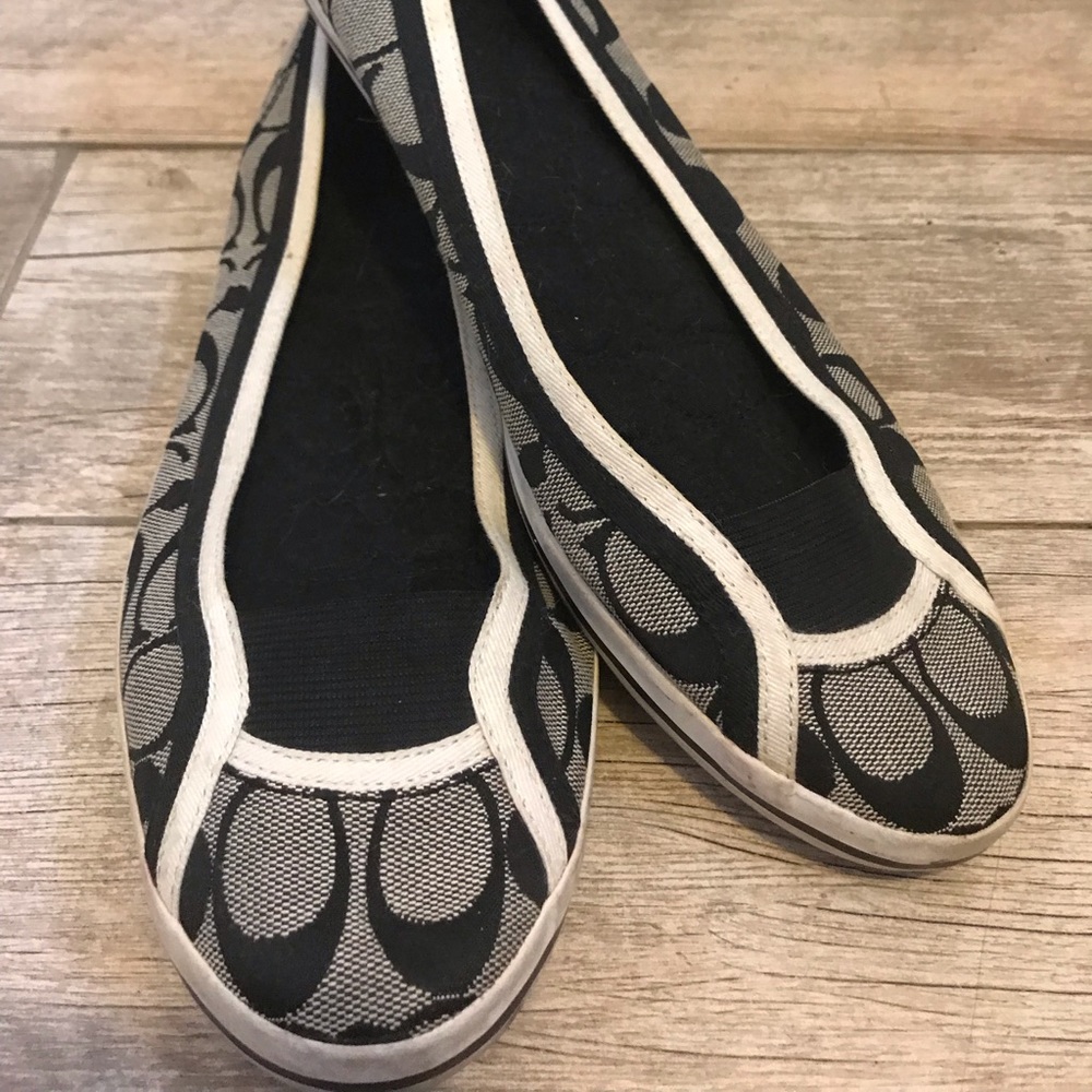 Coach flats